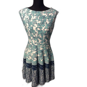 Danny And Nicole Fit and Flare Blue Floral Sleeveless Dress Size 6